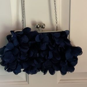 Chain link navy blue flower bag